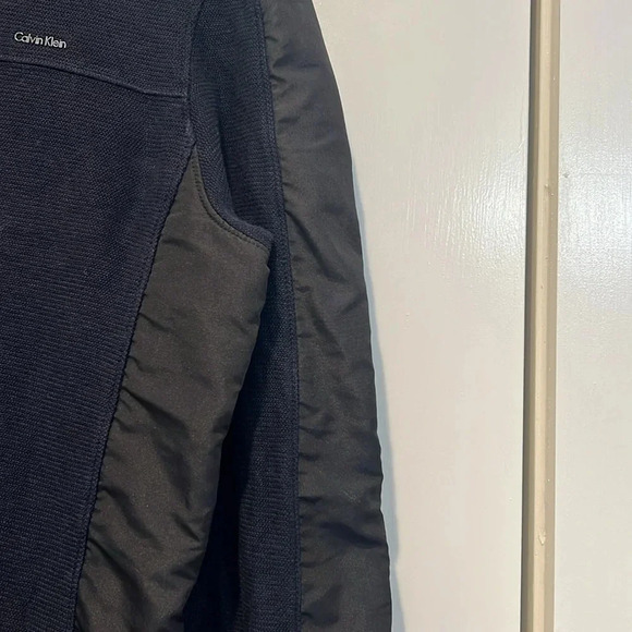 Calvin Klein navy blue and black half zip pullover size small. - Picture 4 of 8